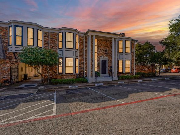 15922  Archwood Lane  1011, Dallas Texas 75248