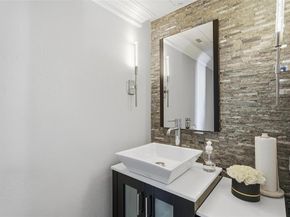 15922  Archwood Lane  1011, Dallas Texas 75248