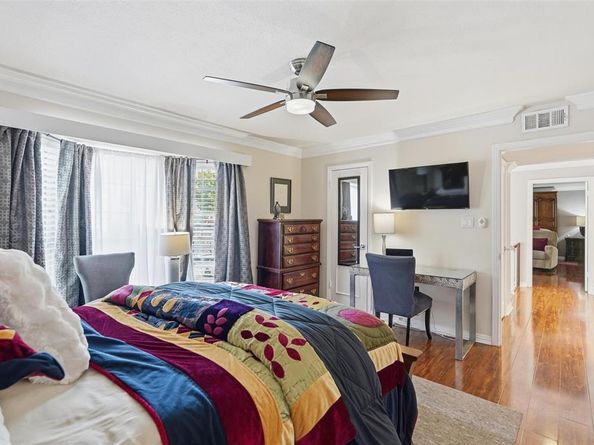 15922  Archwood Lane  1011, Dallas Texas 75248