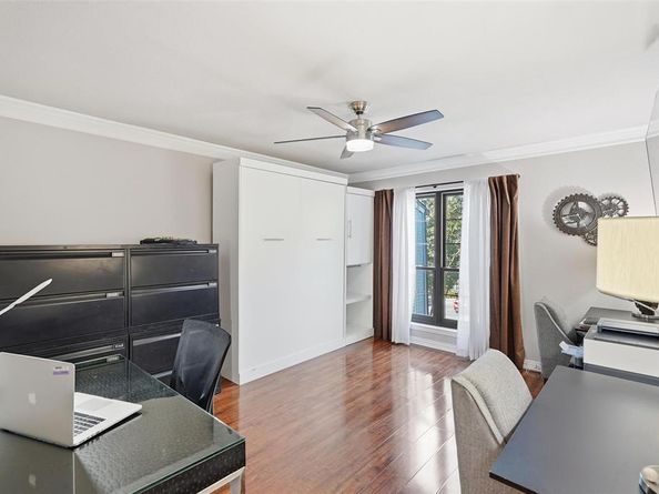 15922  Archwood Lane  1011, Dallas Texas 75248