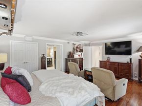 15922  Archwood Lane  1011, Dallas Texas 75248