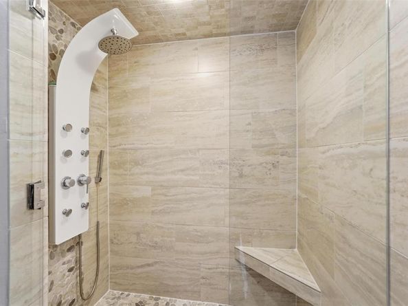 15922  Archwood Lane  1011, Dallas Texas 75248