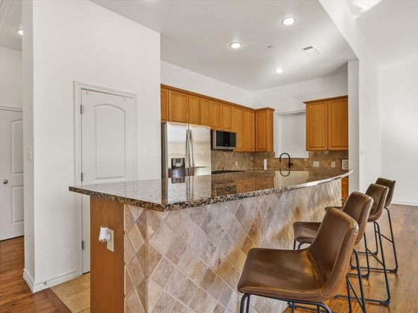 13900  Noel Road  6, Dallas Texas 75240