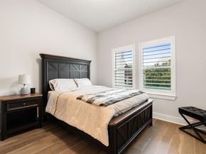 381 E Greenbriar Lane  1603, Dallas Texas 75203