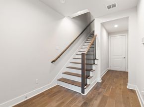 381 E Greenbriar Lane  1603, Dallas Texas 75203