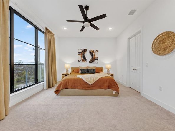 737 N Zang Boulevard  102, Dallas Texas 75208