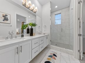 737 N Zang Boulevard  102, Dallas Texas 75208