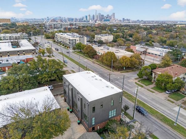 737 N Zang Boulevard  102, Dallas Texas 75208