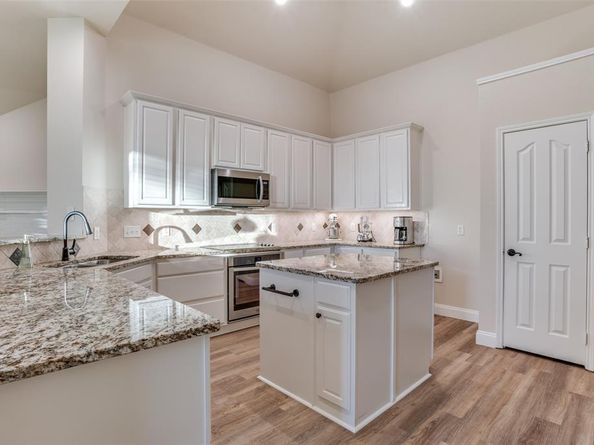 2129  Clubside Drive , Corinth Texas 76210