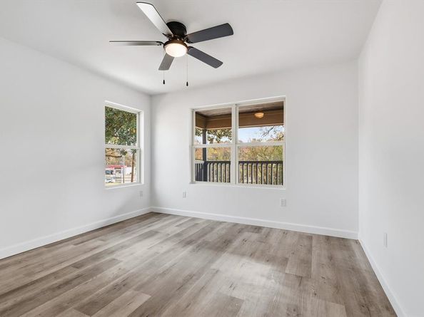 1711 E Waco Avenue , Dallas Texas 75216