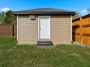 1711 E Waco Avenue , Dallas Texas 75216