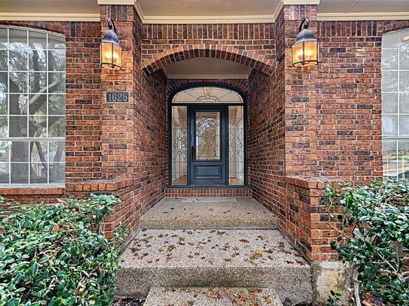 1625  Travis Circle S, Irving Texas 75038