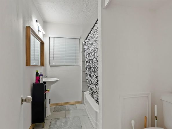3035  Lasca Street , Dallas Texas 75227