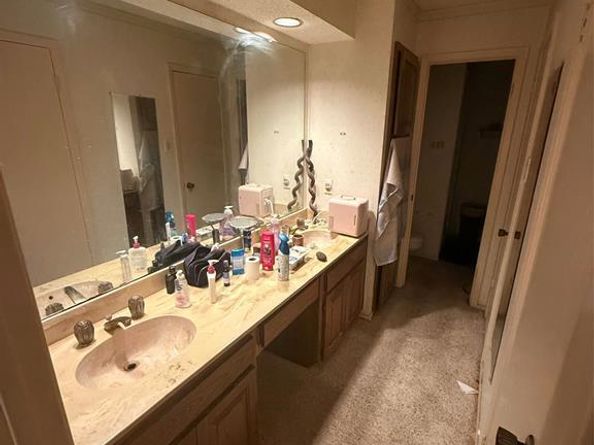 5945  Chimney Wood Circle , Fort Worth Texas 76112
