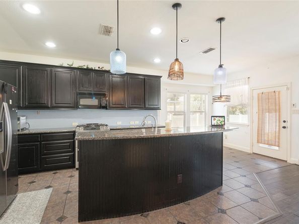 1131  Charleston Lane , Savannah Texas 76227
