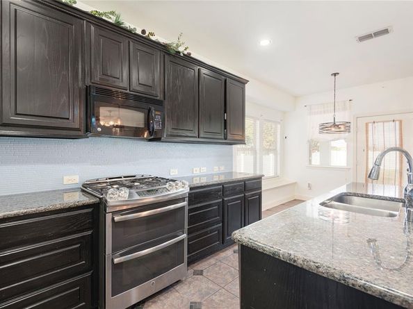 1131  Charleston Lane , Savannah Texas 76227