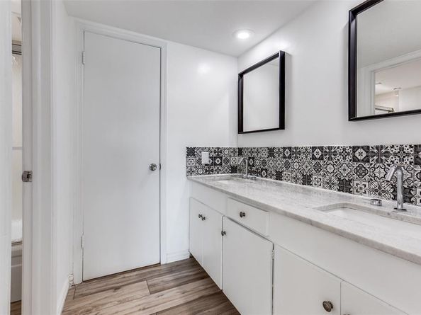 5881  Preston View Boulevard  215, Dallas Texas 75240