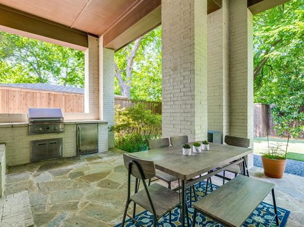 3932  Frontier Lane , Dallas Texas 75214