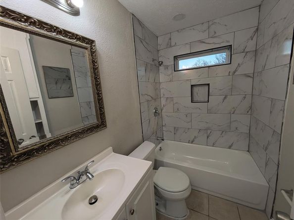 806  clearwood Drive , Dallas Texas 75232