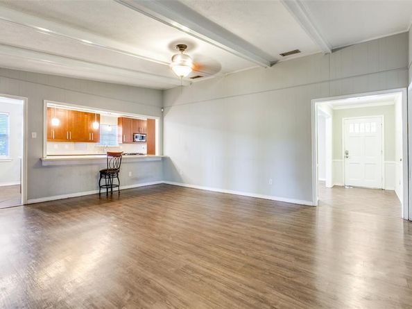 3227  Rolling Knoll Drive , Farmers Branch Texas 75234