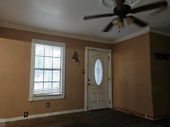 231  Elm Street , Hurst Texas 76053