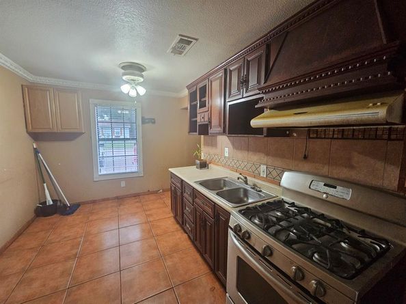 231  Elm Street , Hurst Texas 76053