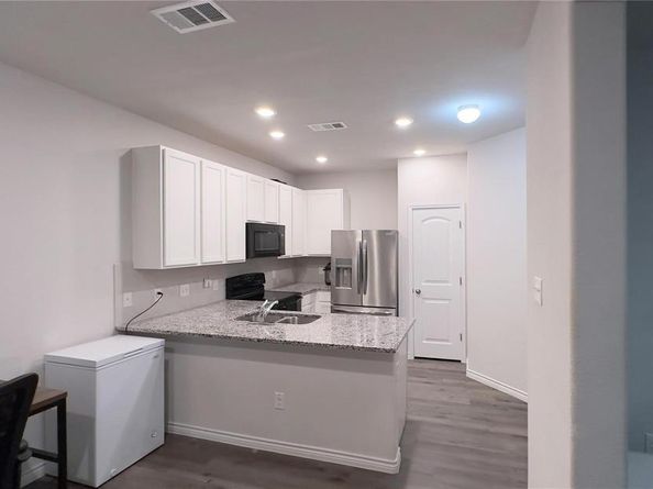5565  Willamette Drive , Fort Worth Texas 76119
