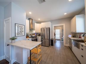 1039  Haines Avenue , Dallas Texas 75208