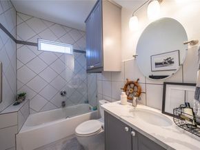 1039  Haines Avenue , Dallas Texas 75208