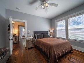 1039  Haines Avenue , Dallas Texas 75208