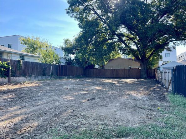 2210  Lucas Drive , Dallas Texas 75219