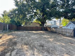 2210  Lucas Drive , Dallas Texas 75219