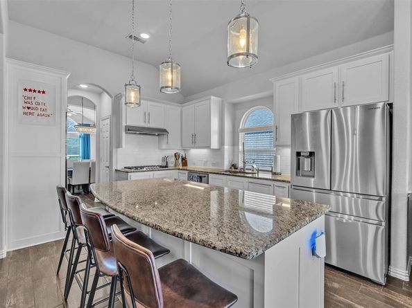 900  Netherfield Parkway , Mansfield Texas 76063