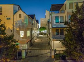 1129  Manderly Court , Dallas Texas 75204