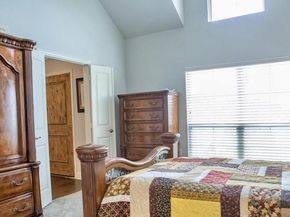 883  Birds Fort Trail , Arlington Texas 76005