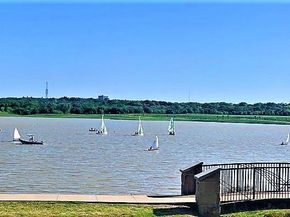 883  Birds Fort Trail , Arlington Texas 76005