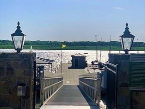 883  Birds Fort Trail , Arlington Texas 76005