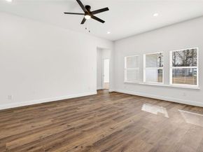 1404  Strickland Street , Dallas Texas 75216