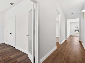 1404  Strickland Street , Dallas Texas 75216