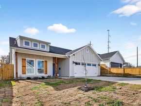 1404  Strickland Street , Dallas Texas 75216