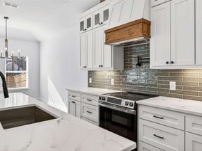 1404  Strickland Street , Dallas Texas 75216