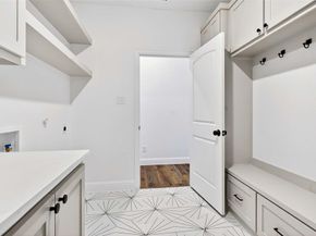 1404  Strickland Street , Dallas Texas 75216