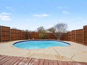 1622  Autumn Breeze Lane , Lewisville Texas 75077