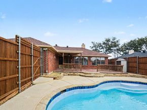 1622  Autumn Breeze Lane , Lewisville Texas 75077