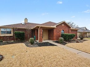 1622  Autumn Breeze Lane , Lewisville Texas 75077