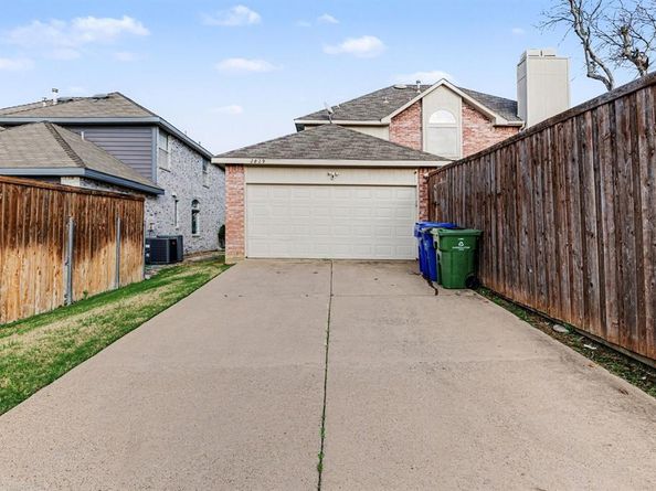2829  Panorama Drive , Carrollton Texas 75007