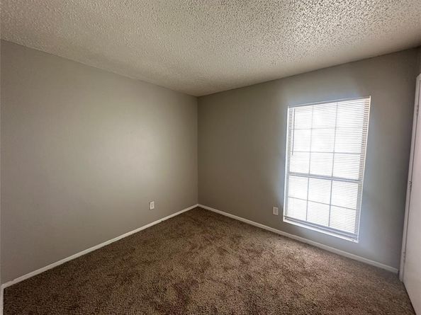 9447  Olde Towne Row , Dallas Texas 75227