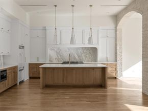 6028  Richmond Avenue , Dallas Texas 75206