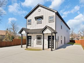 2909  Avenue B  , Fort Worth Texas 76105