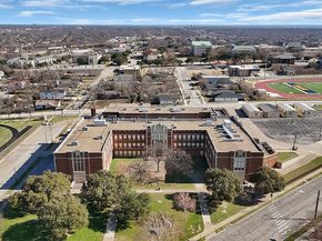 2909  Avenue B  , Fort Worth Texas 76105